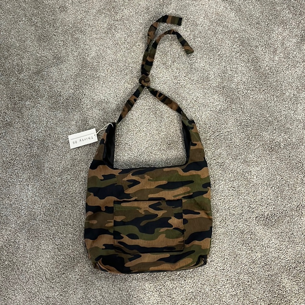 Thirty 88 camo corduroy shoulder fall bag